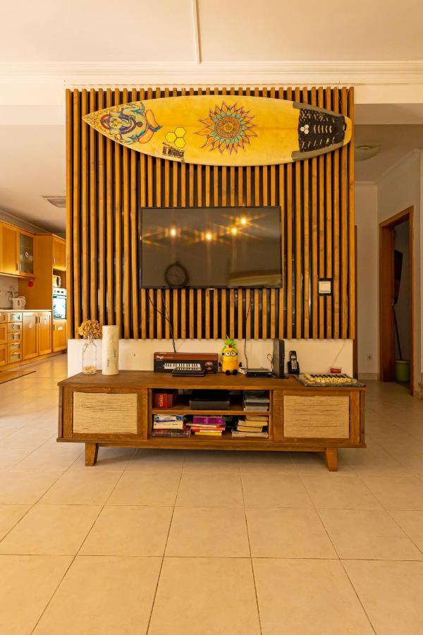 Pineapple Surf House Atouguia Da Baleia Exterior foto
