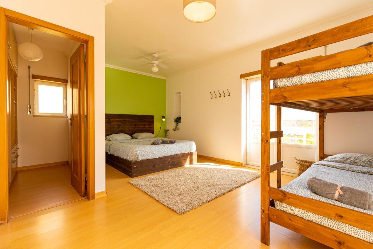 Pineapple Surf House Atouguia Da Baleia Exterior foto