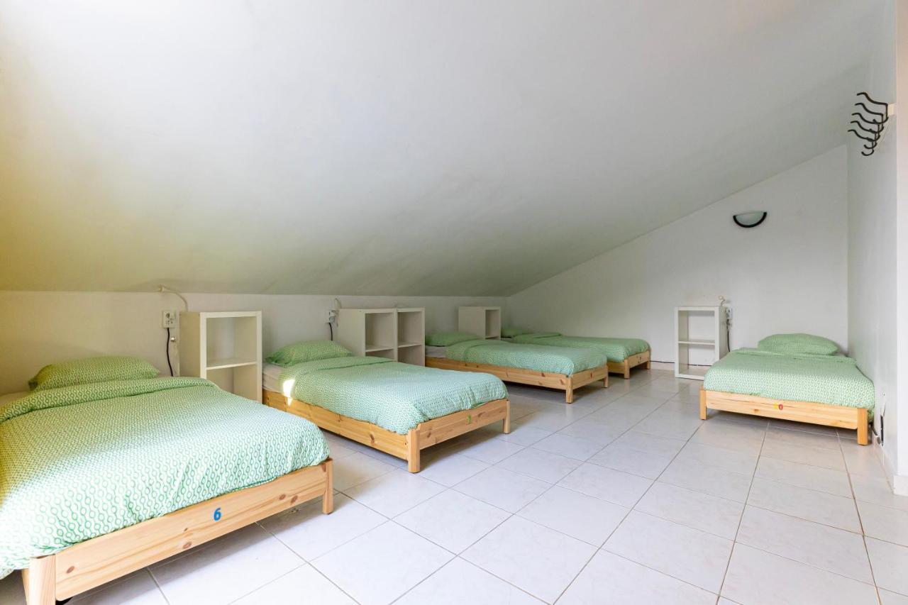 Pineapple Surf House Atouguia Da Baleia Exterior foto