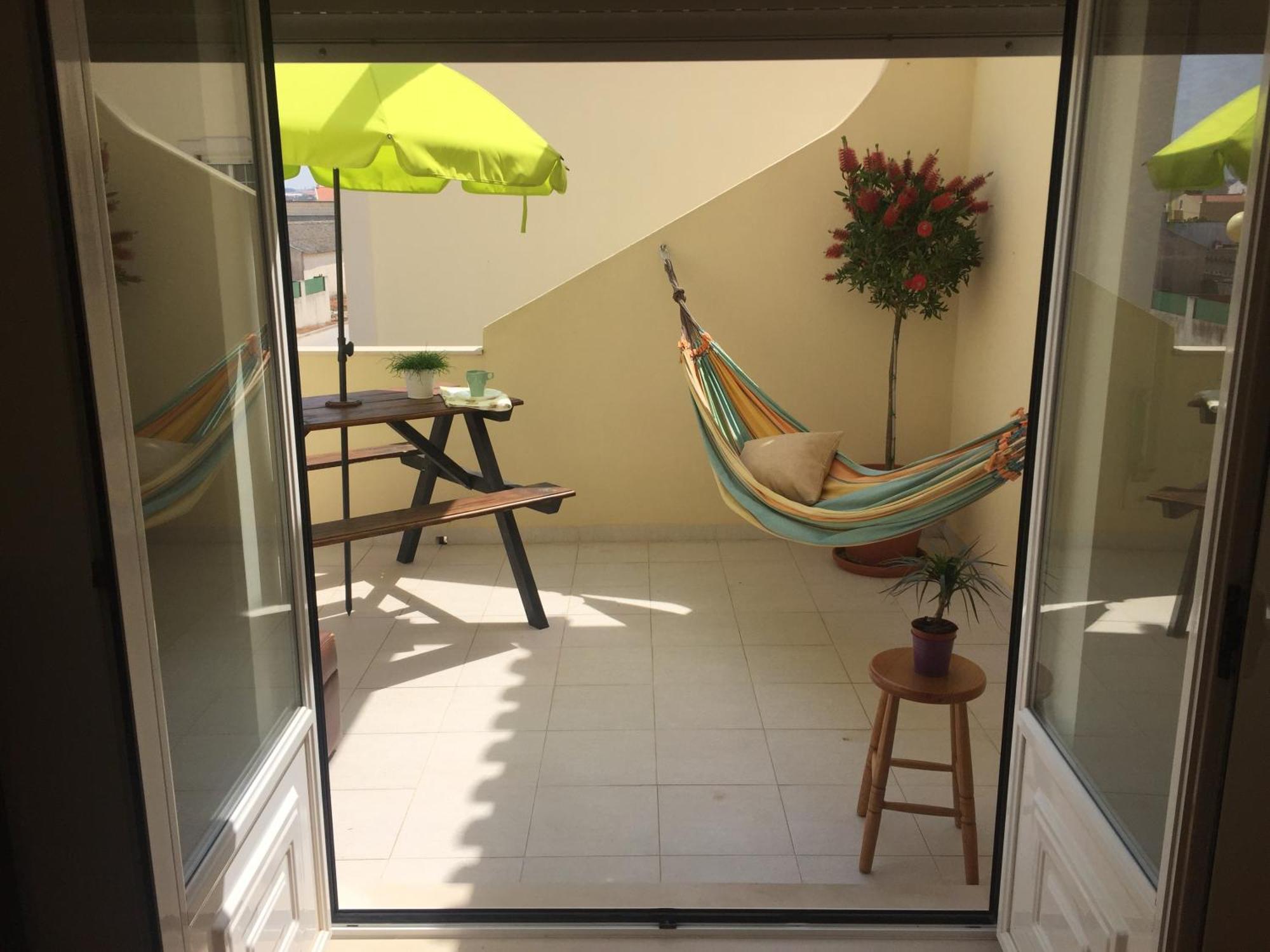 Pineapple Surf House Atouguia Da Baleia Exterior foto